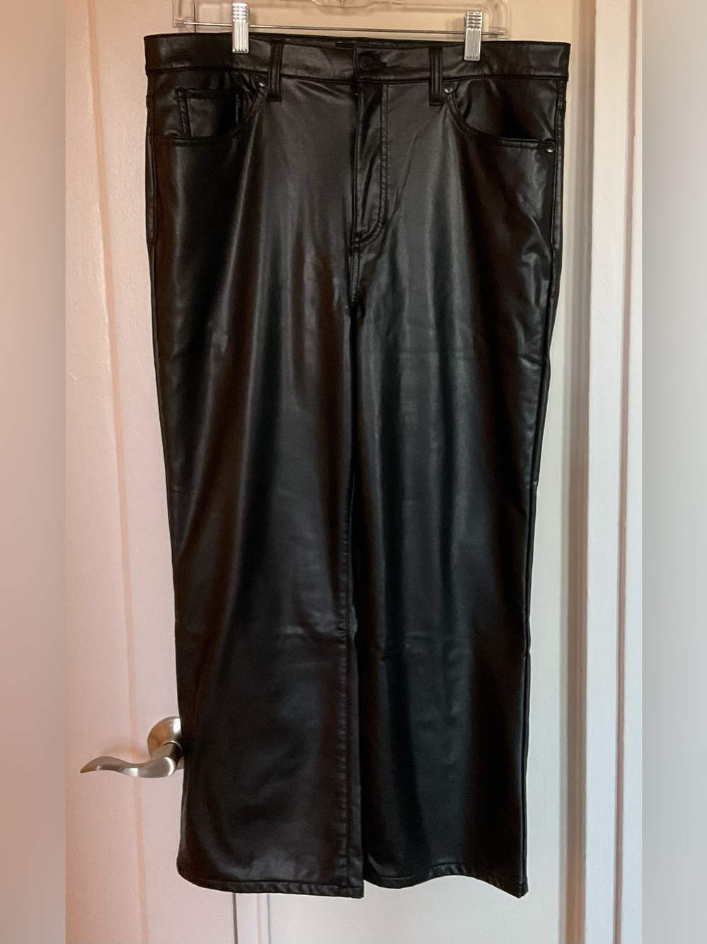 Banana Republic Factory Cropped Bootcut Faux Leather Pants. Black. Size 14.